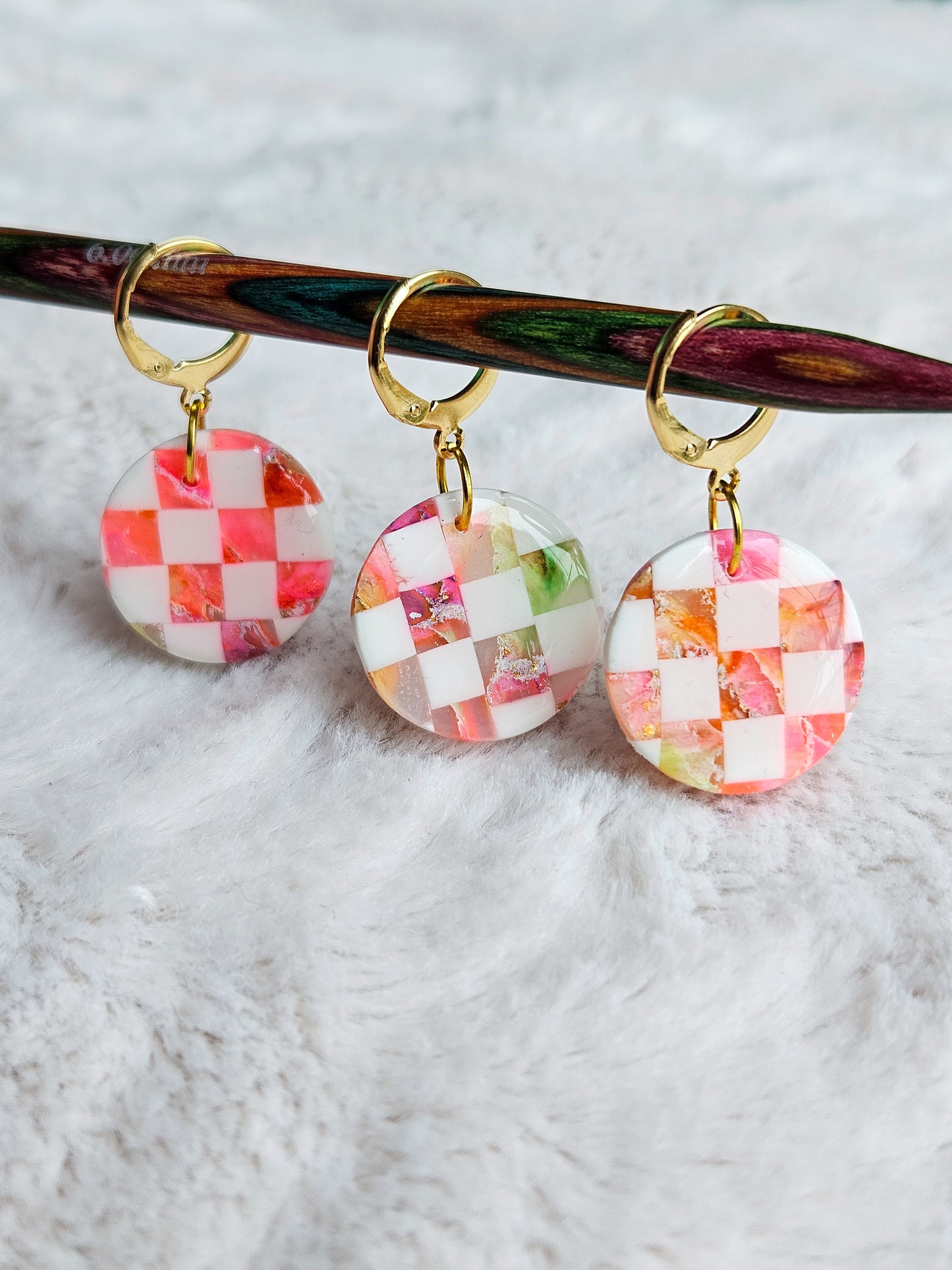 Checkered neon stitch marker