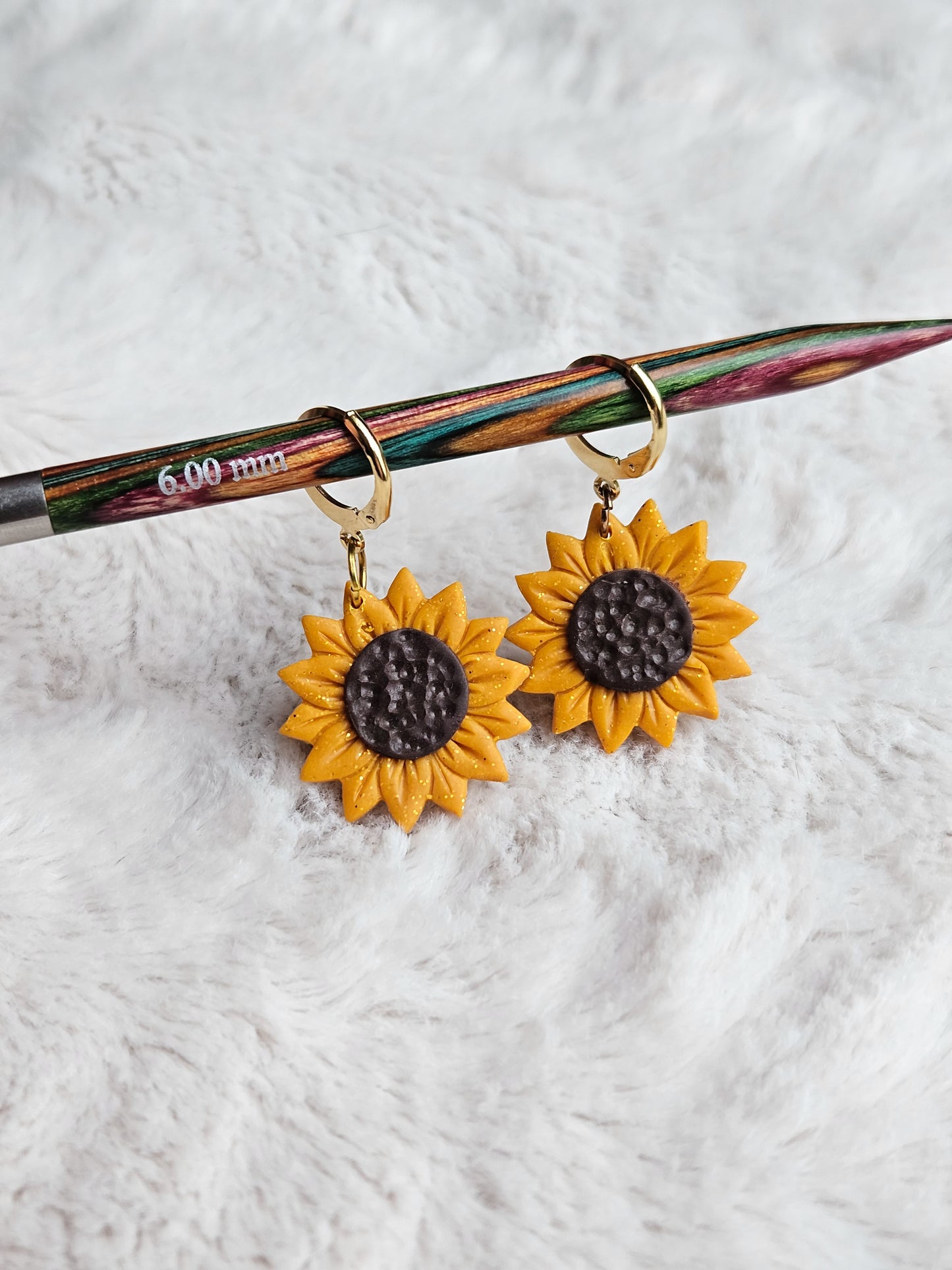 Sunflower stitch marker