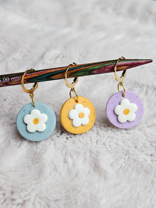 Daisy stitch marker