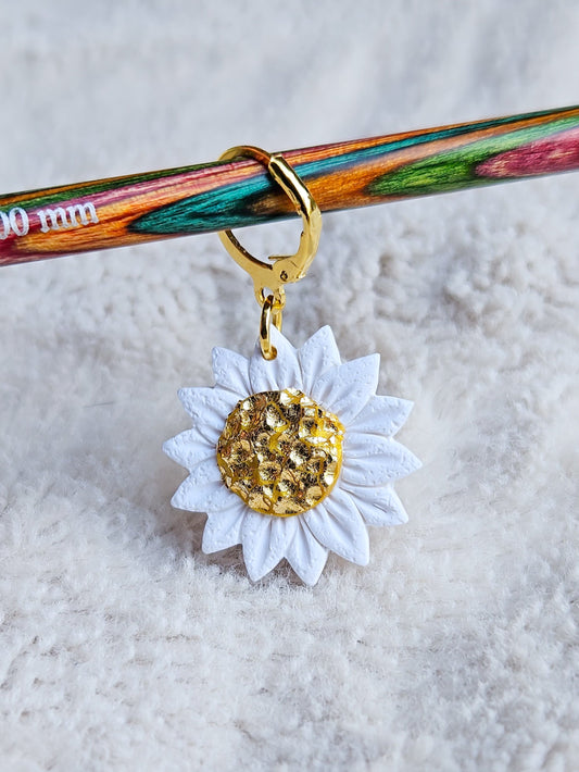 Gold daisy stitch marker